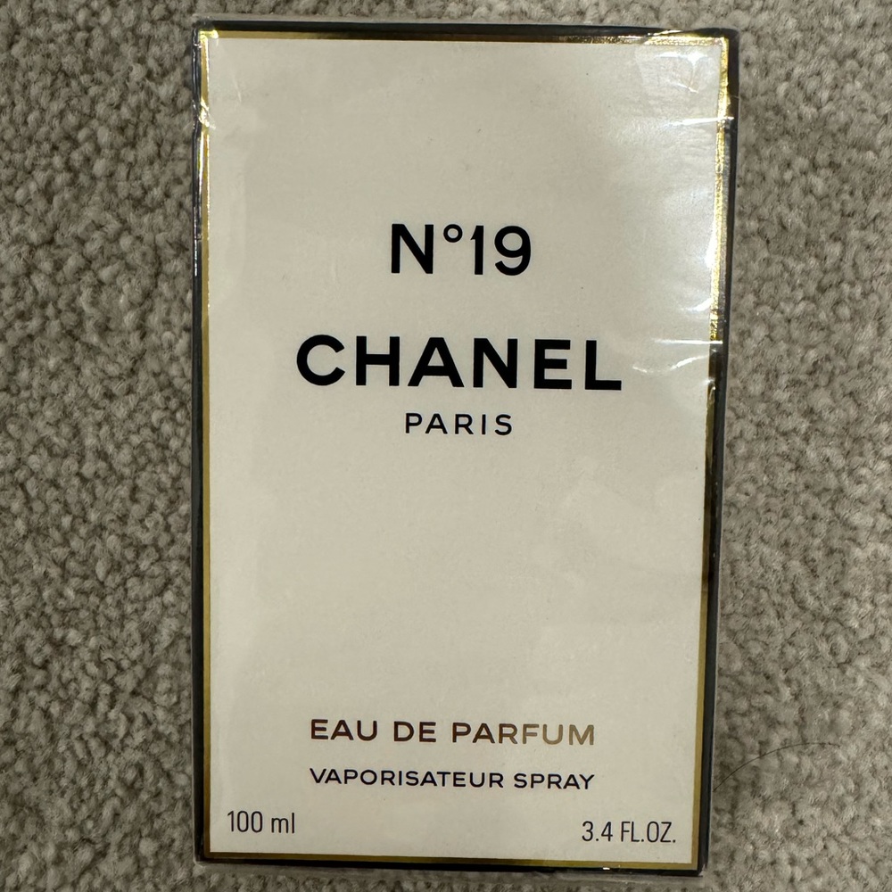 BNIB - CHANEL N 19 EDP 100ml